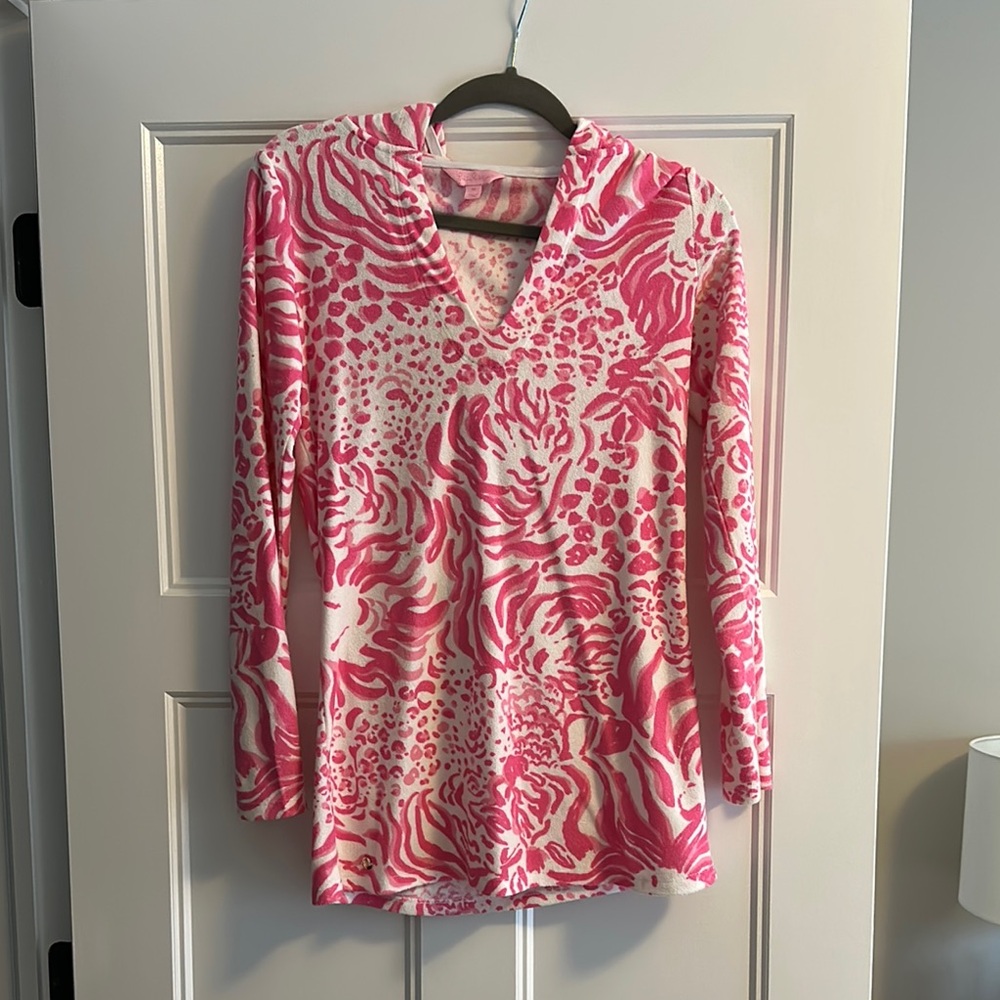 Lilly Pulitzer Pink and White Graphic Tunic